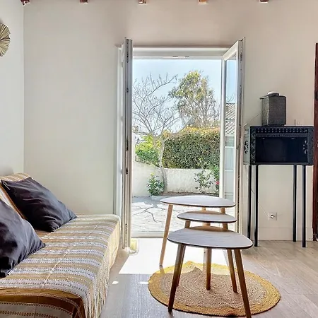 Petite Maison Familiale - Tres Proche De La - Les Freres De La Loc' 펜션 *