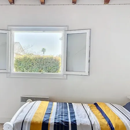 Petite Maison Familiale - Tres Proche De La - Les Freres De La Loc' 펜션 *