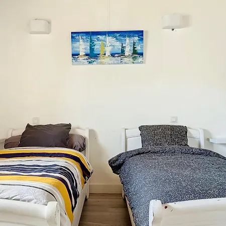 Semesterbostad Petite Maison Familiale - Tres Proche De La - Les Freres De La Loc' *